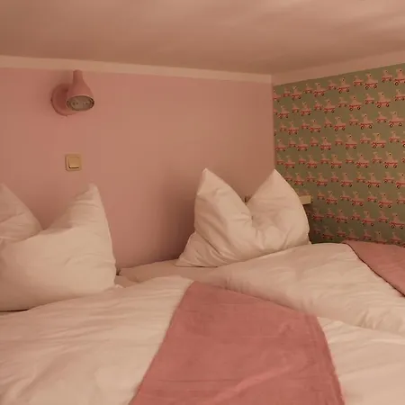 Postel Hostal *